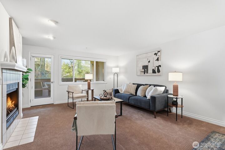 Property Photo:  9320 NE Juanita Drive 2C  WA 98034 