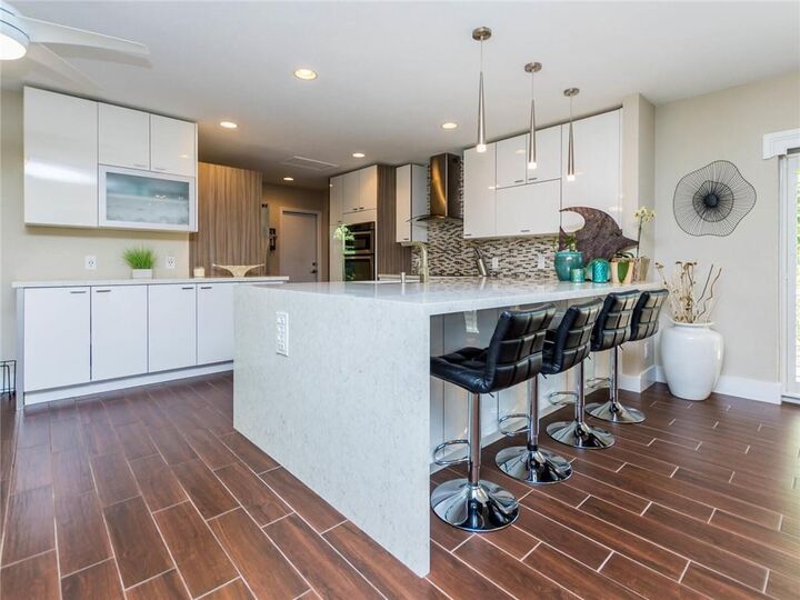 Property Photo:  2319 NE 16th Avenue  FL 33305 