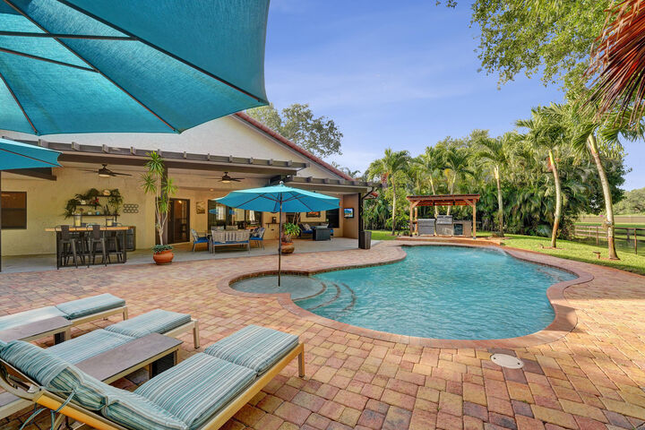 Property Photo: 9931 SW 23rd Street FL 33324