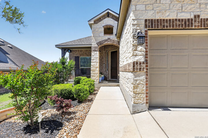 Property Photo:  8915 Monument Parke  TX 78254 