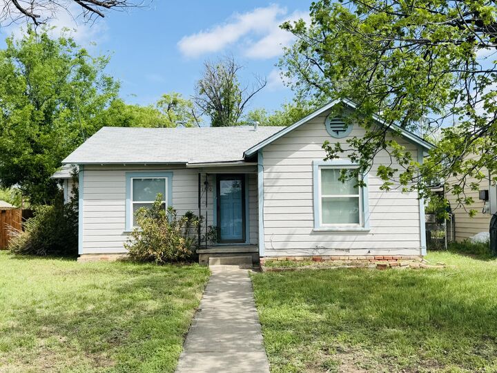 Property Photo: 1510 E Harris Avenue TX 76903