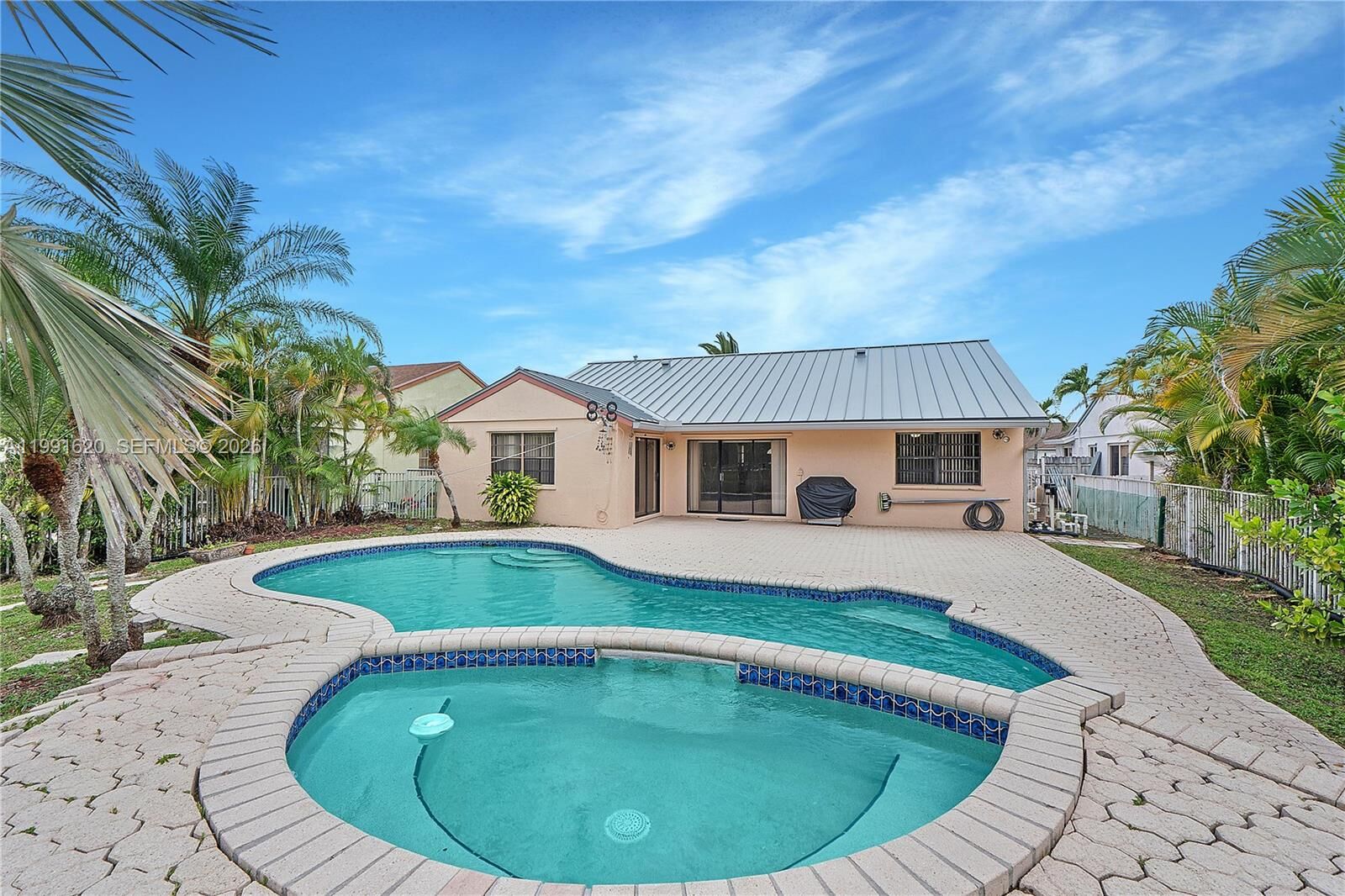 Property Photo:  15092 SW 13th Pl  FL 33326 