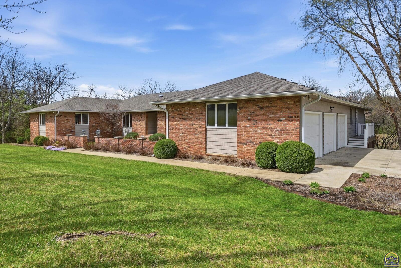 Property Photo:  5630 SW Fairlawn Rd  KS 66610 