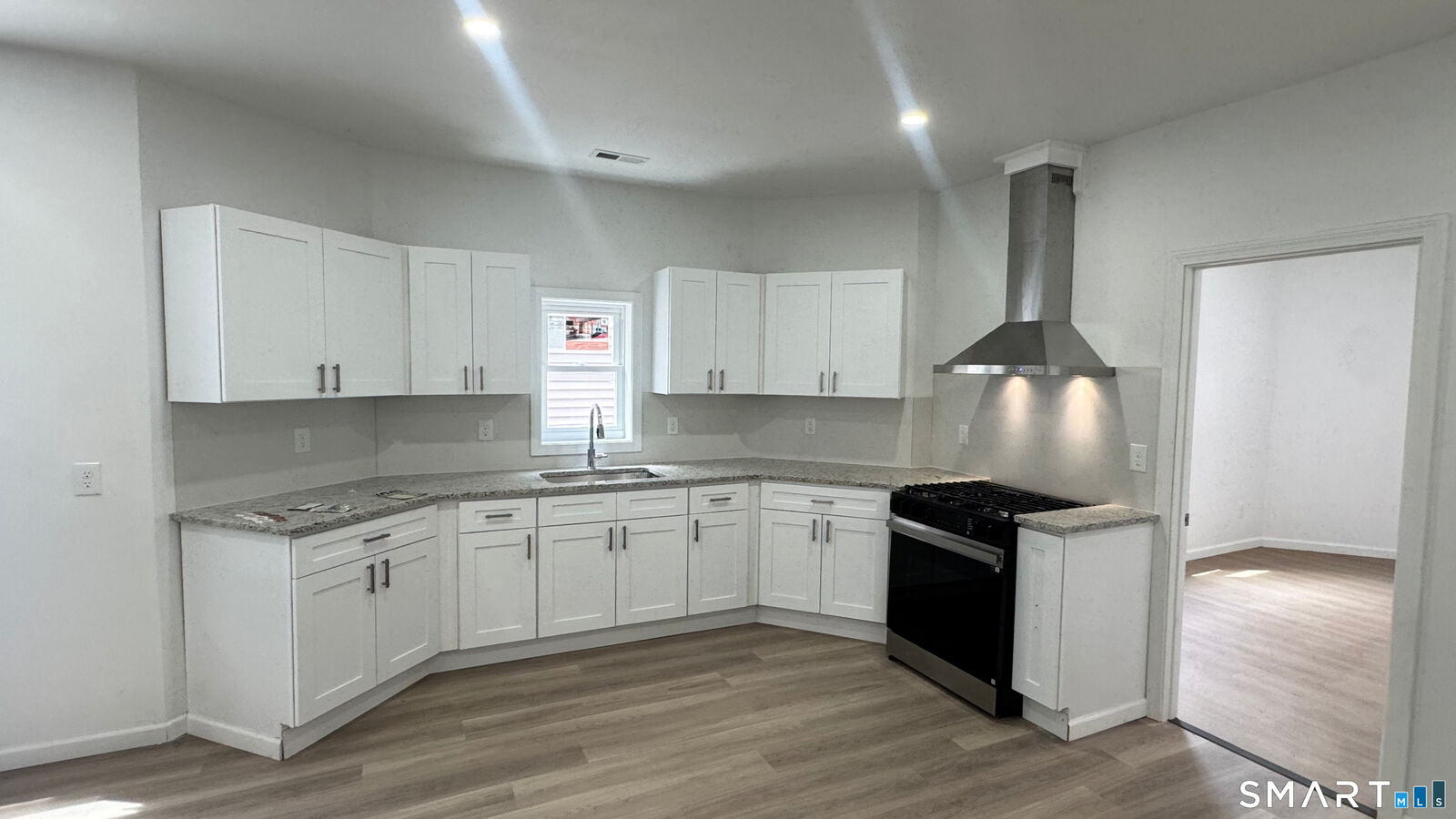 Property Photo:  16 Arch Street 1  CT 06710 