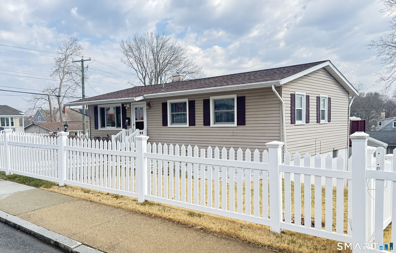 Property Photo:  47 West High Street  CT 06320 