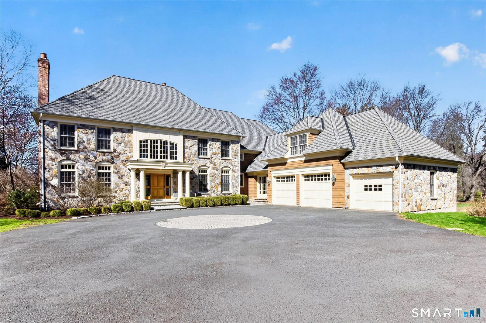 Property Photo:  7 Winhall Lane  CT 06117 