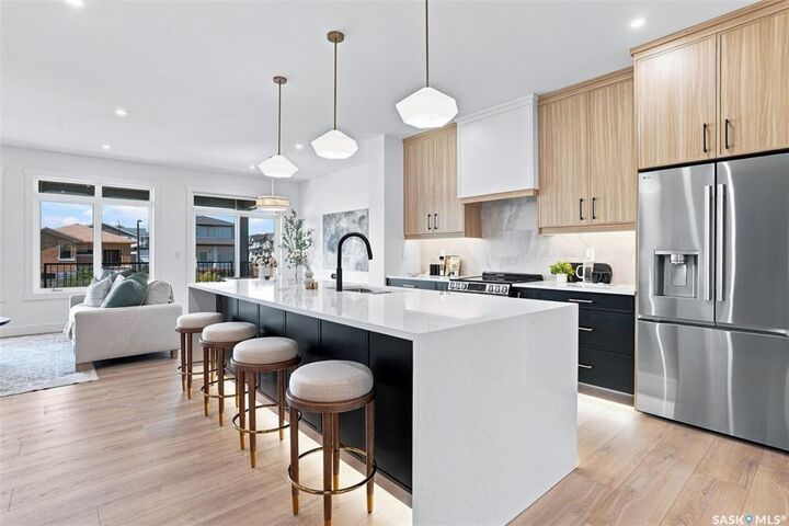 Property Photo: 106 Cockcroft Manor SK S7V 1Y5