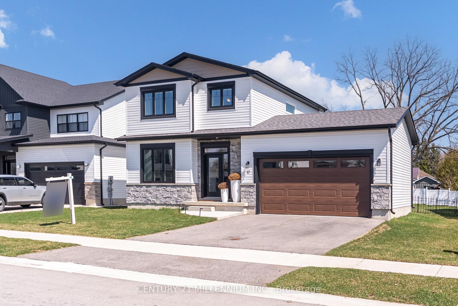 Property Photo: 17 Helen Court ON N0L 1B0