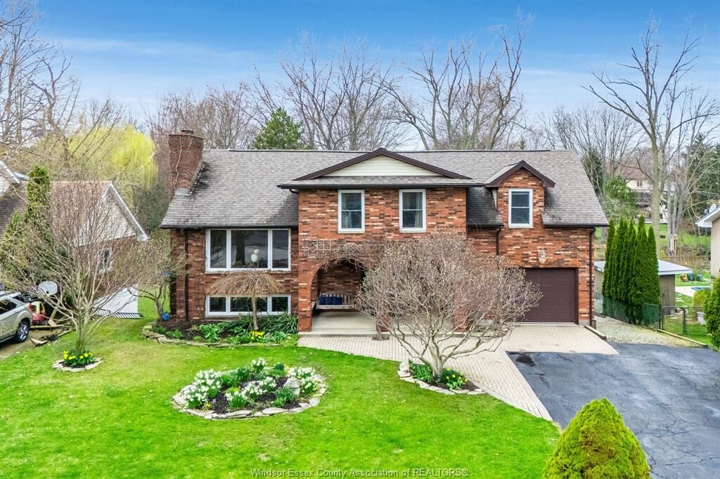 Property Photo:  122 Augustine  ON N9Y 1C5 