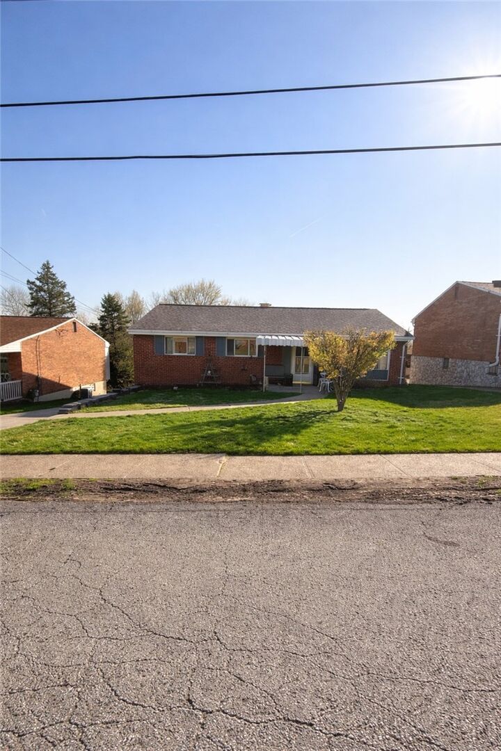 Property Photo:  1110 Portsmouth Dr  PA 15133 