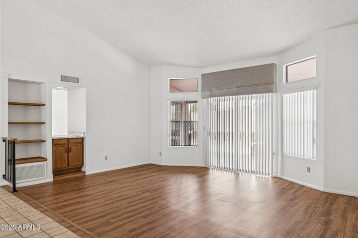 Property Photo:  12802 S 40th Place  AZ 85044 