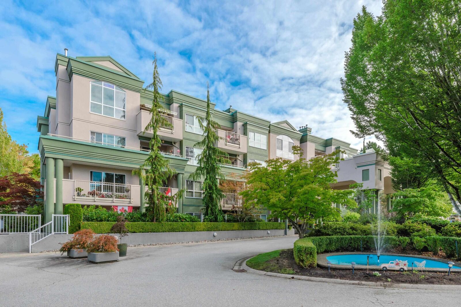 Property Photo: 13870 70 Avenue 303 BC V3W 0R9