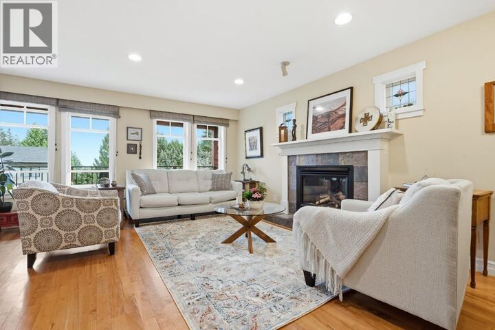 Photo de la propriété:  272 East Osborne Road  BC V7N 1M1 