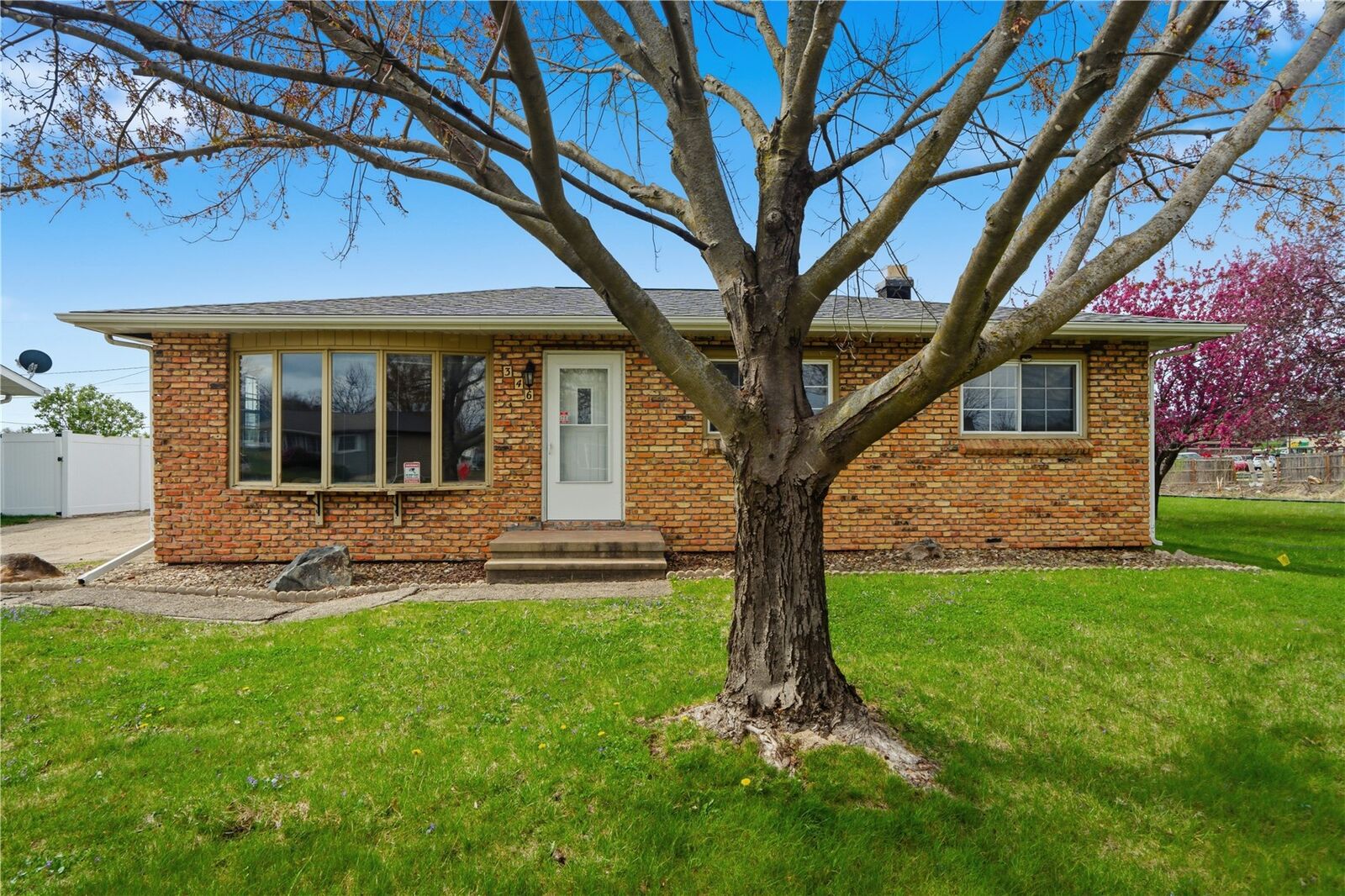 Property Photo:  346 32nd Street NW  IA 52405 