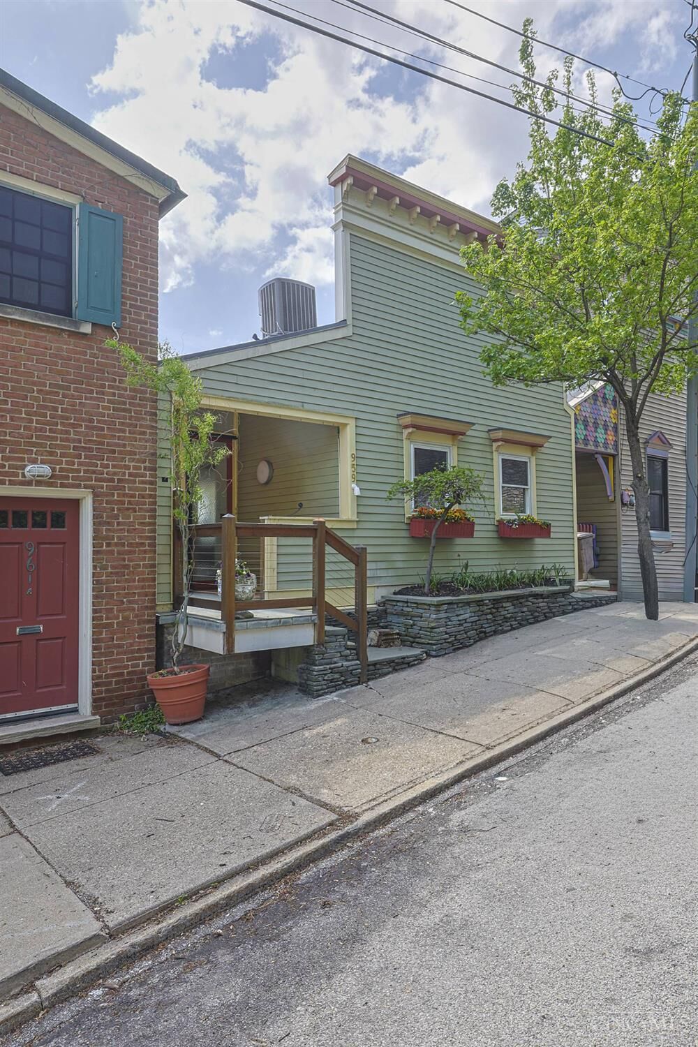 Property Photo:  959 Hill Street  OH 45202 