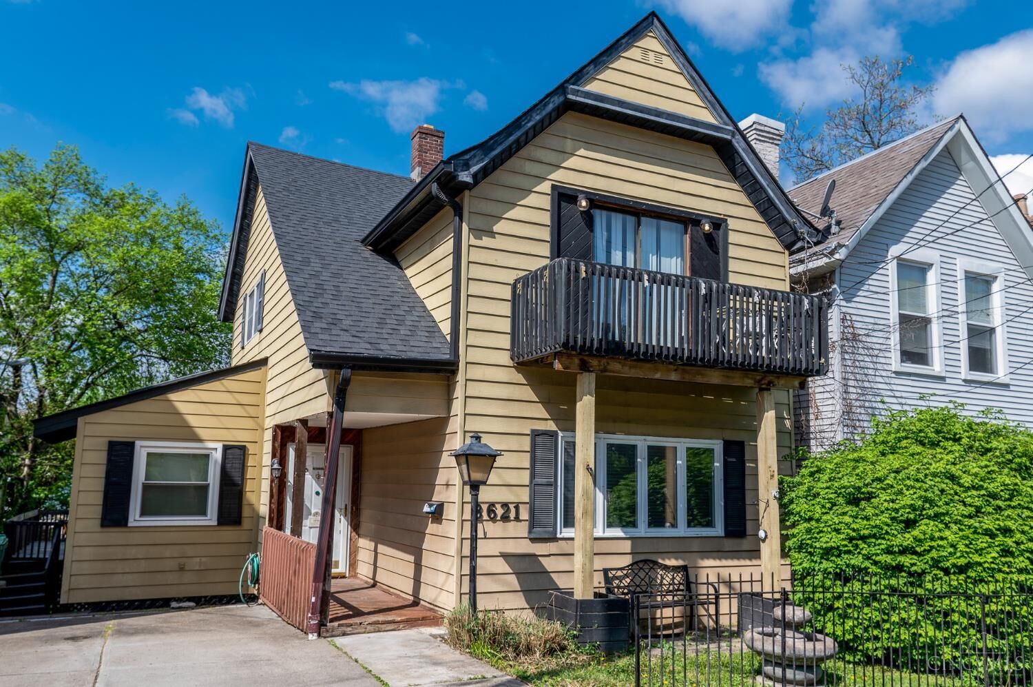 Property Photo: 3621 Woodbridge Place OH 45226