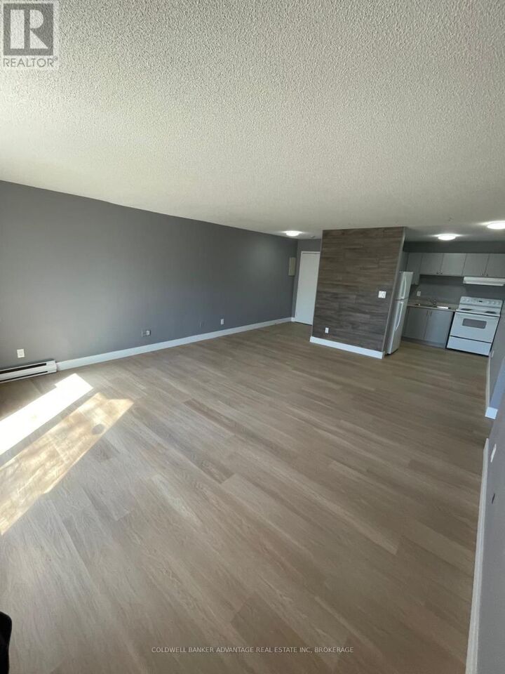 Photo de la propriété:  55 McAlpine Avenue South 205  ON L3B 1T7 
