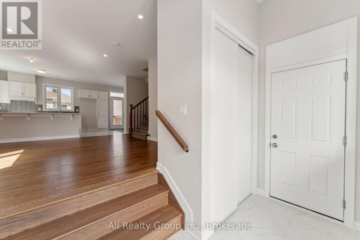 Property Photo:  309 Falsetto Street  ON K1W 0S5 