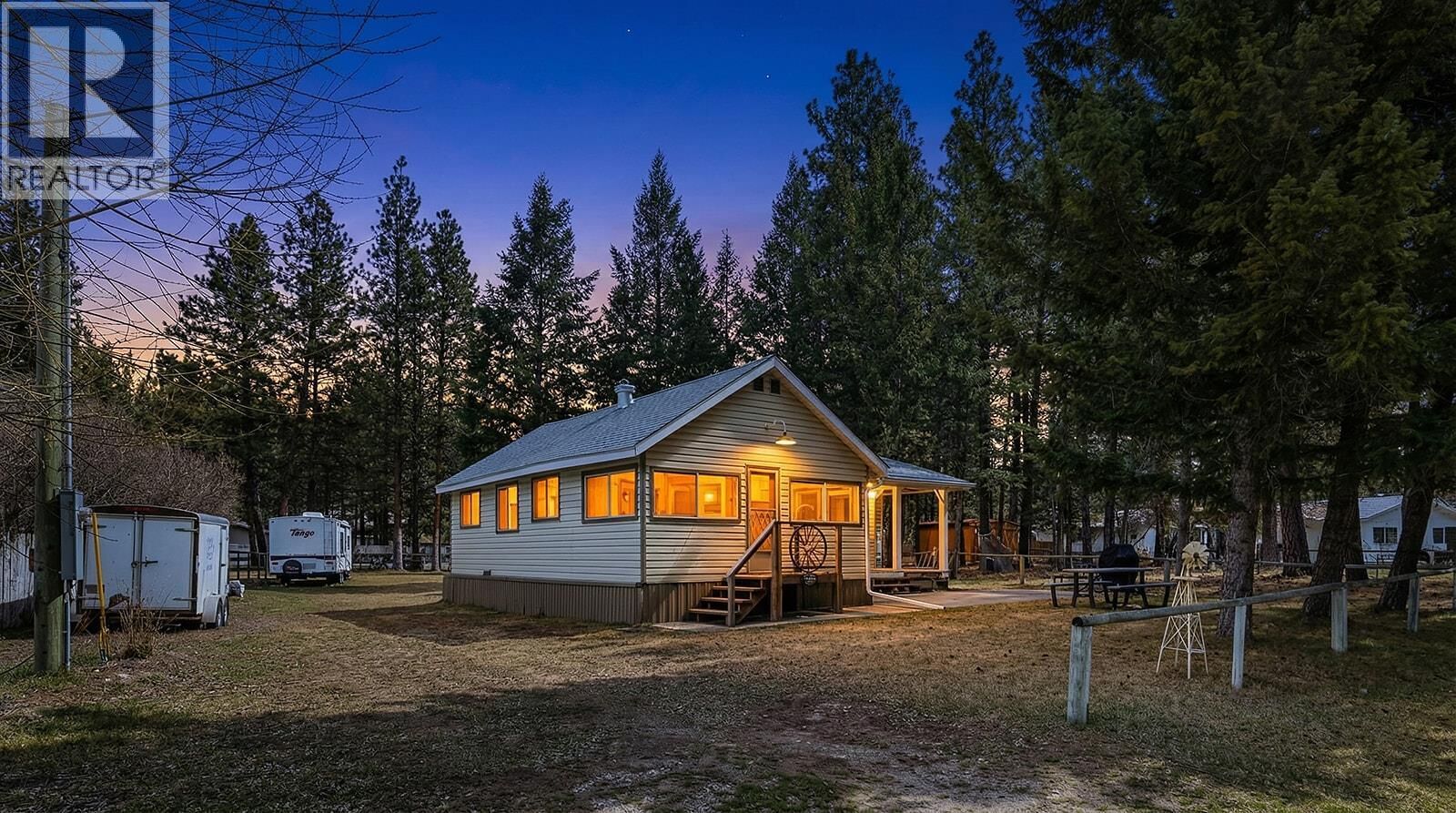 Property Photo: 6318 Balsam Road BC V0B 2K0