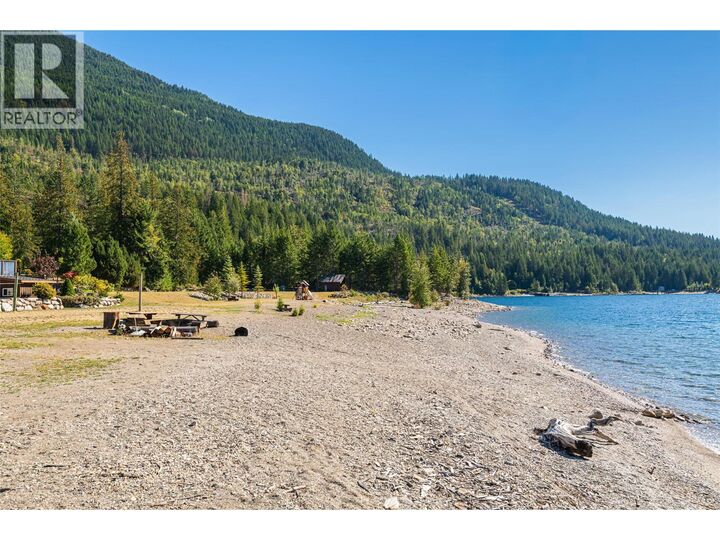 Photo de la propriété:  13501 Lakeshore Drive L  BC V0B 1A1 