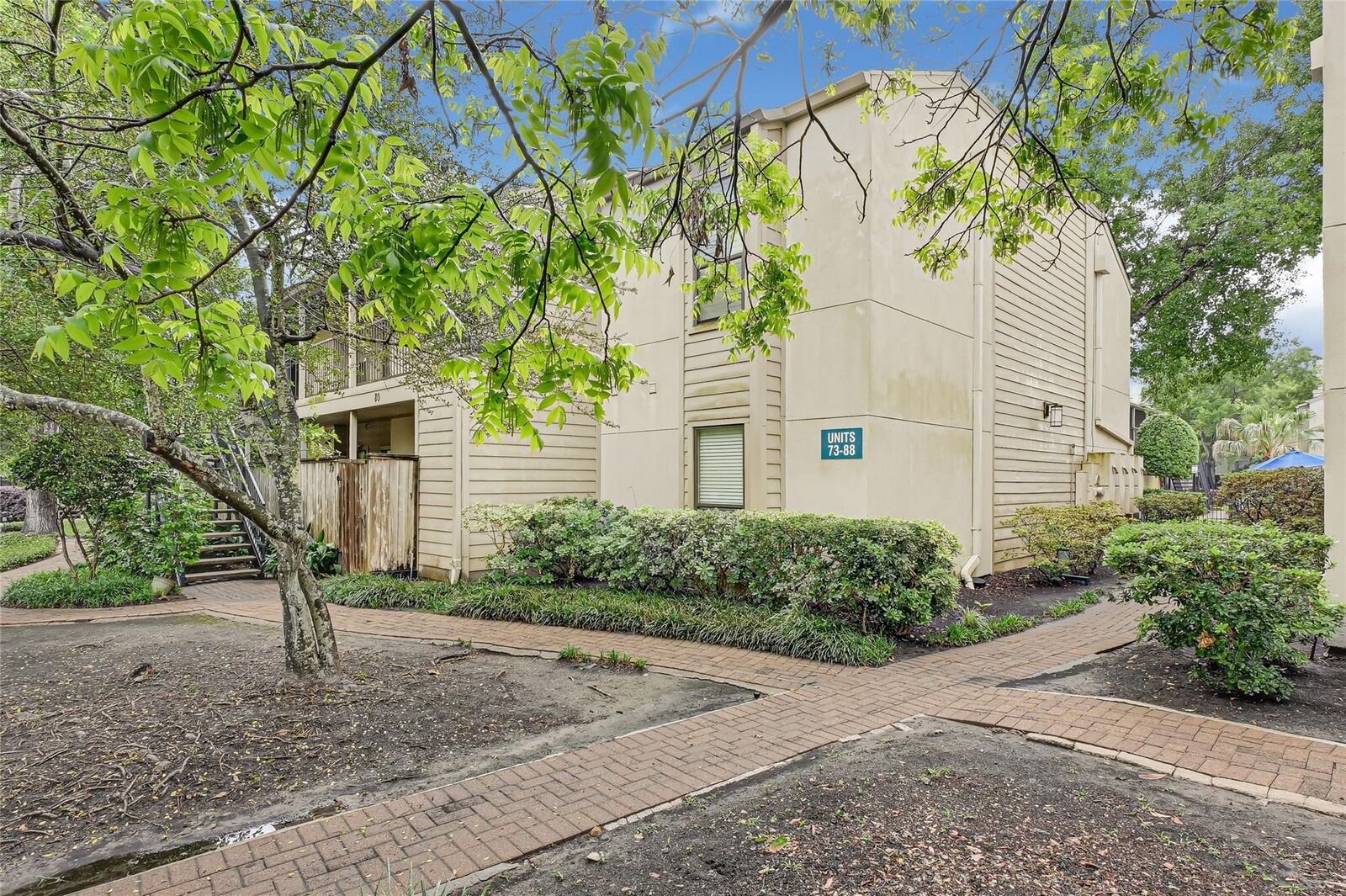 Property Photo:  1100 Augusta Drive 79  TX 77057 