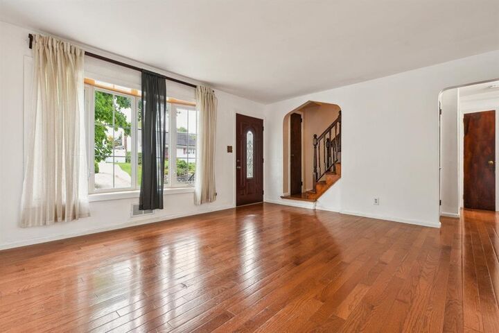 Property Photo:  482 South Elm St  NJ 07607 