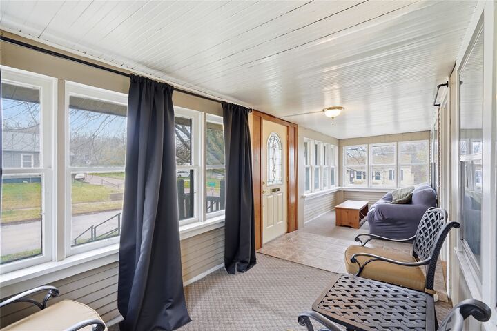 Property Photo:  1602 E 32nd Court  IA 50317 