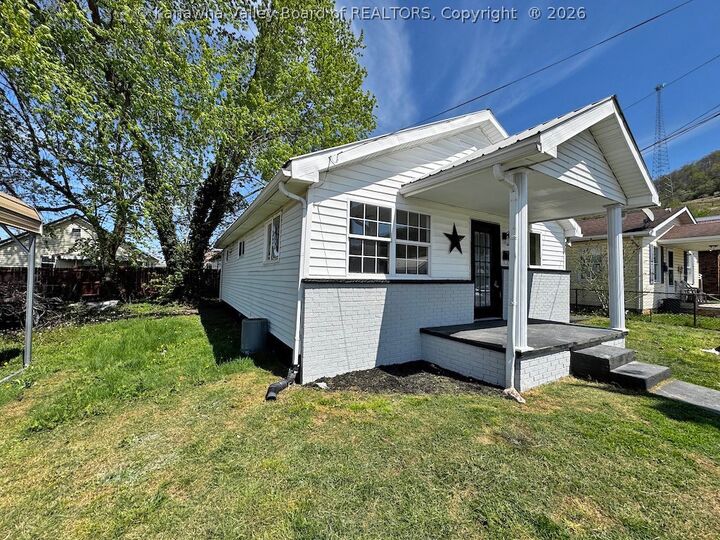 Property Photo:  1013 10th Street  WV 25143 