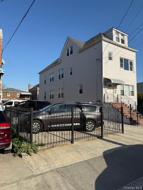 Property Photo:  2710 Lurting Avenue  NY 10469 