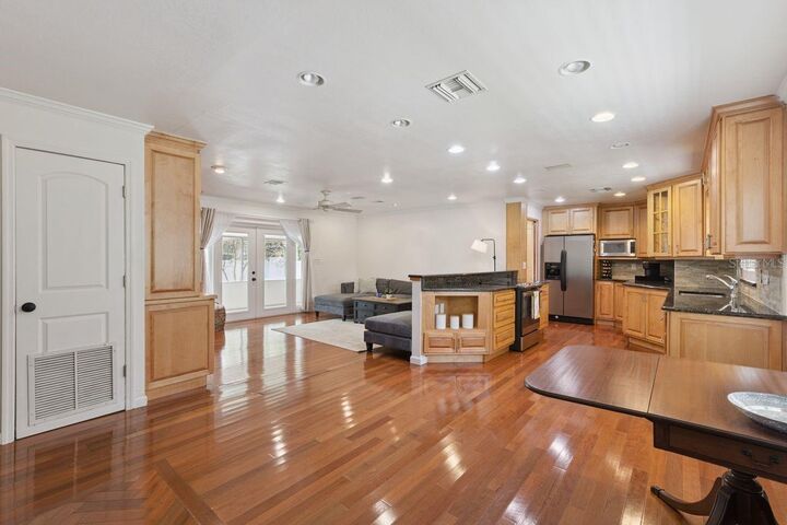 Property Photo: 3012 Leslie Drive FL 32806