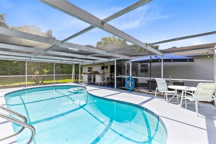 Property Photo: 680 N Apache Circle FL 32725