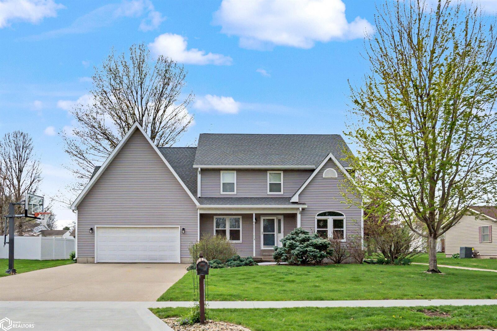 Property Photo:  1713 Navajo Street  IA 52601 