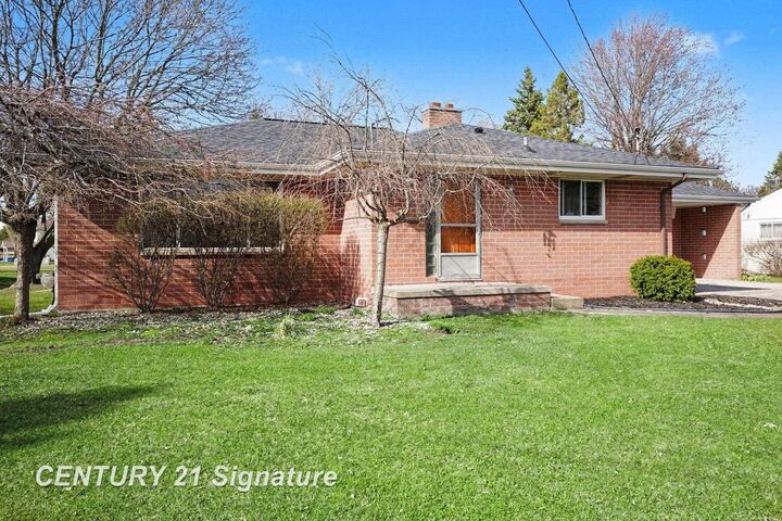 Property Photo:  5236 McCarty Road  MI 48603 