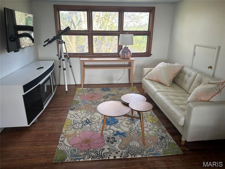 Property Photo:  423 E 3rd Street  MO 65041 