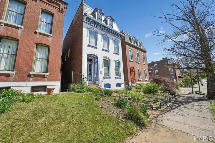 Property Photo:  2303 Arsenal Street  MO 63118 