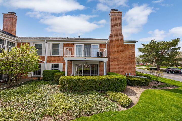 Property Photo:  120 Carriage Way Drive B101  IL 60527 
