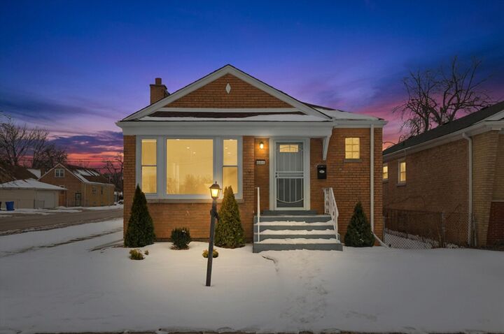 Property Photo:  10356 S Green Street  IL 60643 