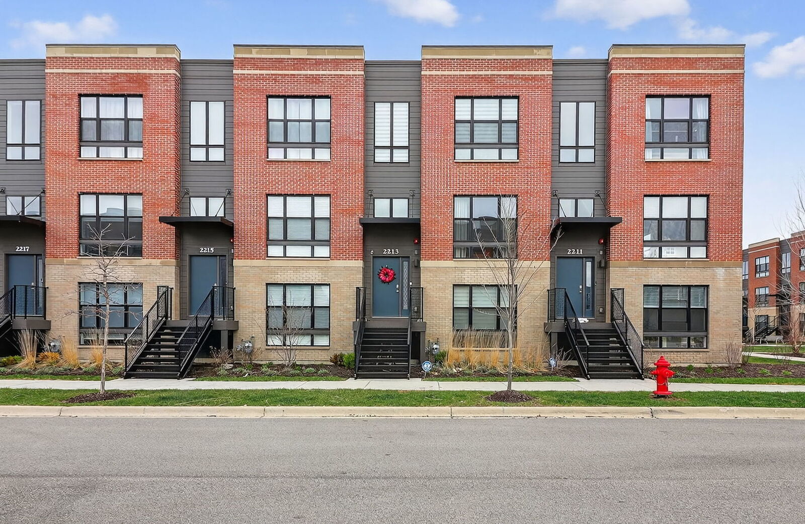 Property Photo:  2213 Venture Drive  IL 60173 