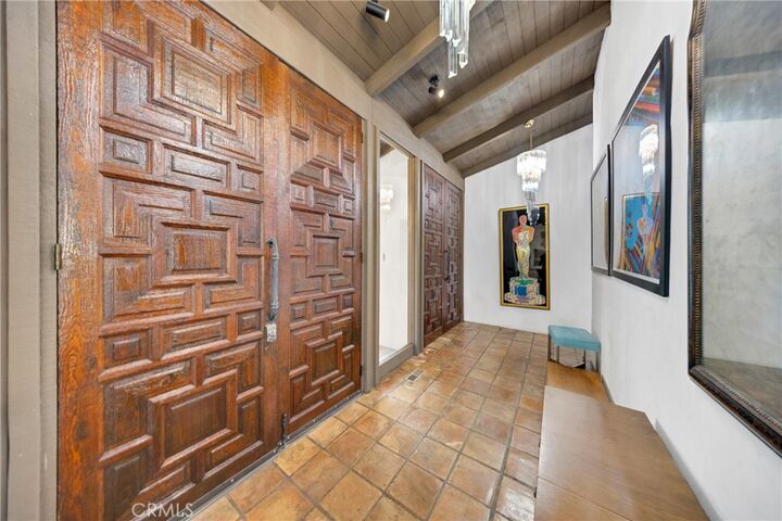 Property Photo:  2300 Villa Heights  CA 91107 