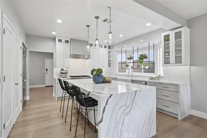 Property Photo:  2220 Clark Ln #B  CA 90278 