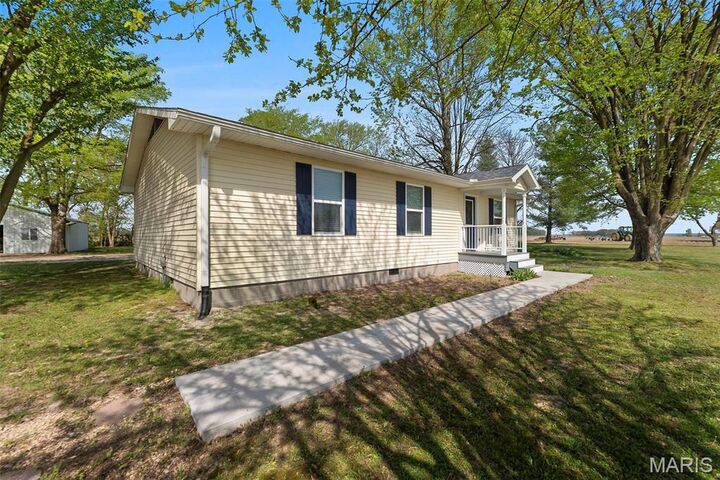 Property Photo: 30537 County Road 357 MO 63771