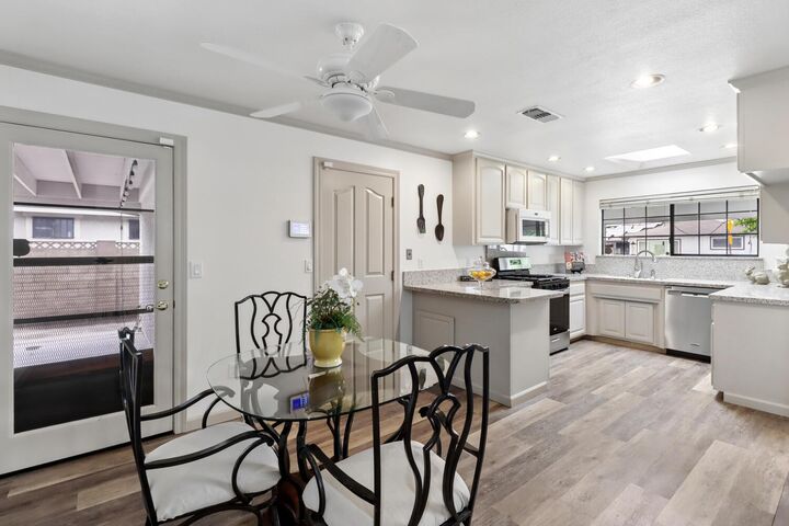 Property Photo:  7830 Verna Mae Avenue  CA 95828 