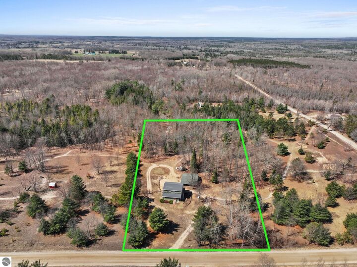 Property Photo:  21881 210th Avenue  MI 49688 