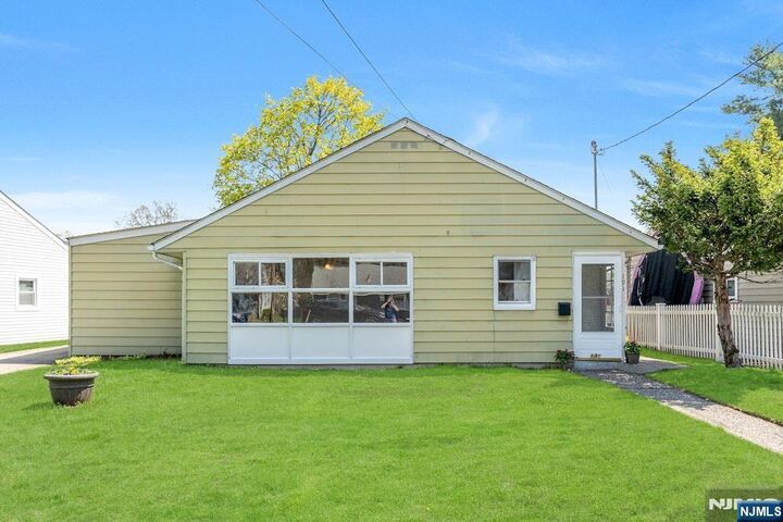 Property Photo:  191 Howard Avenue House  NJ 07662 