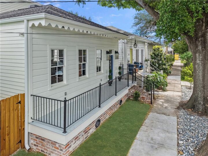 Property Photo:  731 Valence Street  LA 70115 