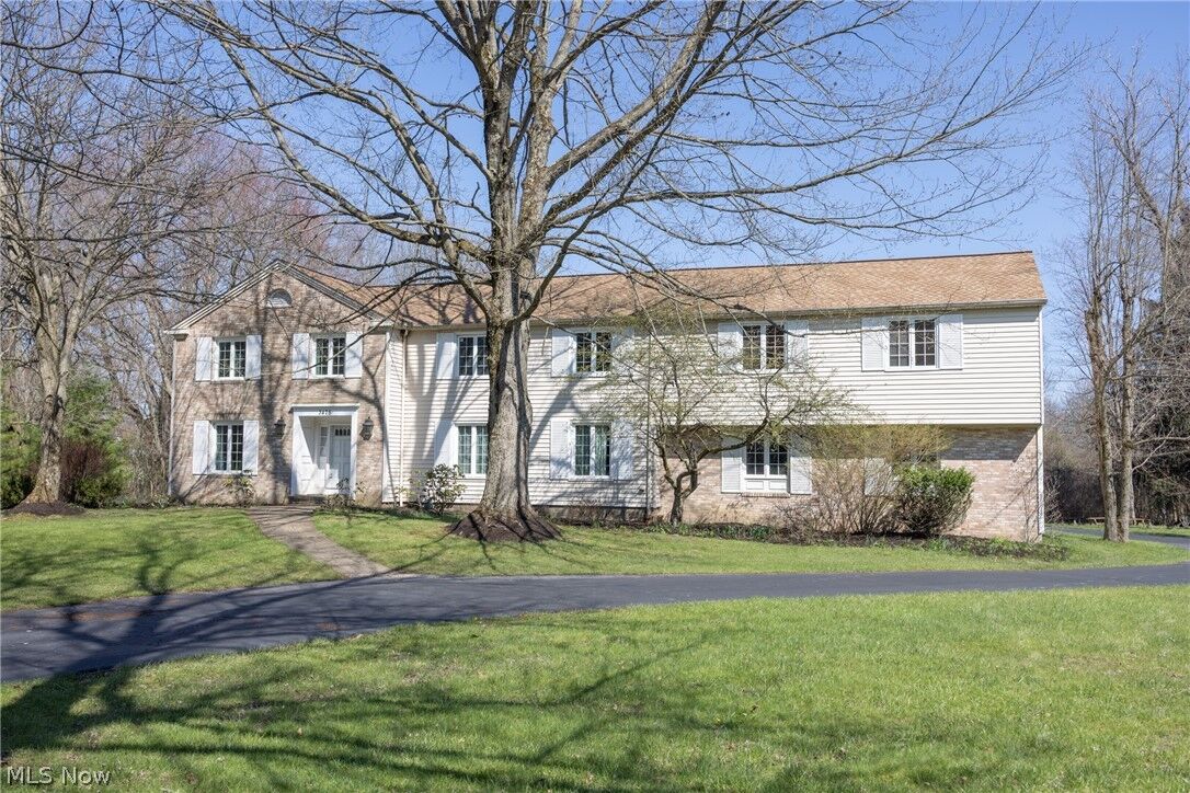 Property Photo:  3475 Rolling Hills Drive  OH 44124 