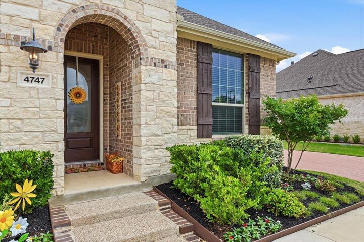 Property Photo:  4747 Kings Garden Parkway  TX 76005 