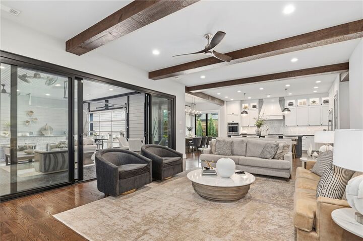 Property Photo:  722 NE 2nd Street  AR 72712 