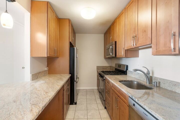 Property Photo:  6 Whittier Pl 12M  MA 02114 