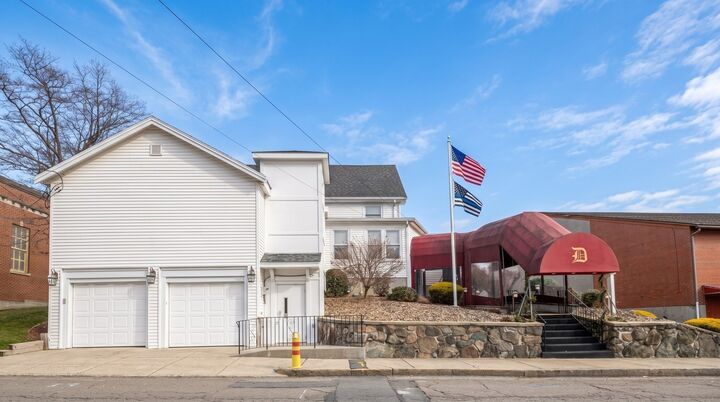 Property Photo:  11 Linden Street  MA 01867 